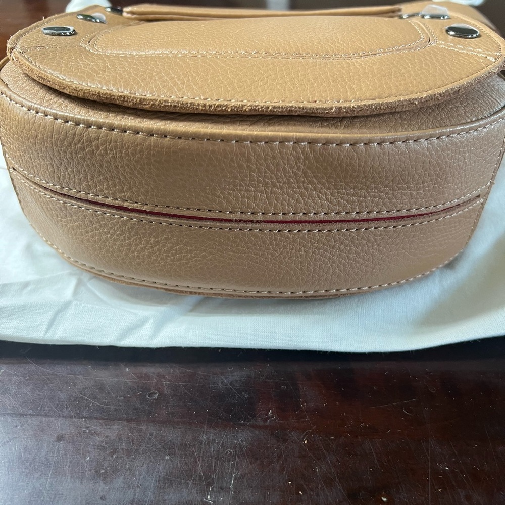 Hammitt KAYCE SADDLE MED
Color Biscotti/Gunmetal NEW - Picture 8 of 11